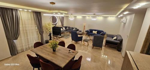 شقة مدينه نصر مكرم عبيد