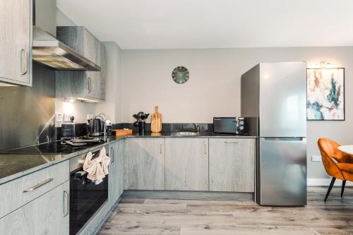 Stylish 2 Bed Apt by Royal Albert Dock & M&S Arena photo 24