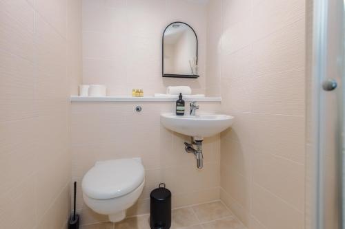Stylish 2 Bed Apt by Royal Albert Dock & M&S Arena photo 29