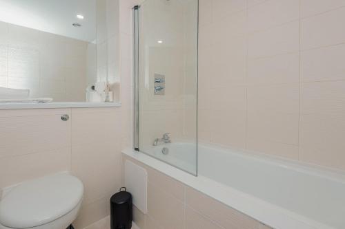 Stylish 2 Bed Apt by Royal Albert Dock & M&S Arena photo 30