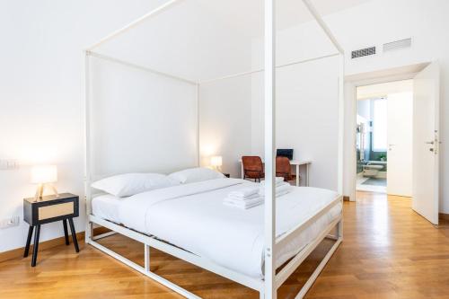 Duomo 15 min walk - Historic Center, 4 Bedrooms and 2 Terrace