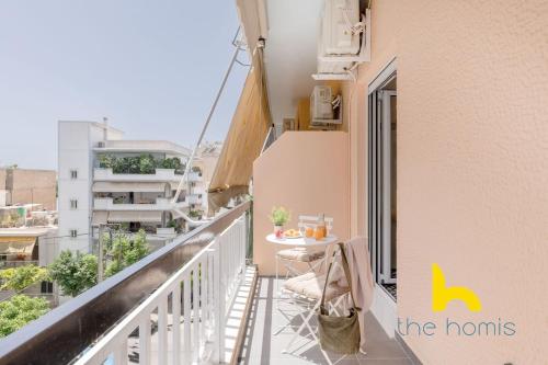 Sunlit APT with Electric Fireplace in Kallithea