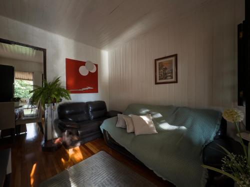 Casa com Churrasqueira e amplo espaço de lazer
