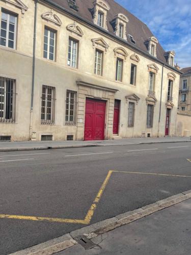 Apparemment rue lamonnoye 1 er etage