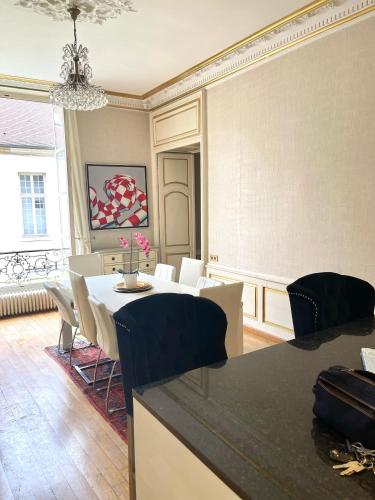 Apparemment rue lamonnoye 1 er etage