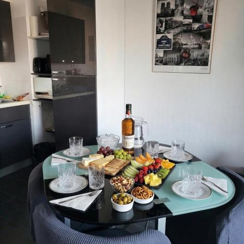 Grand studio avec ascenseur, parking et terrasse