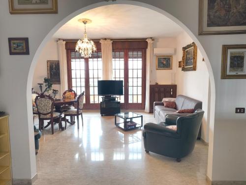 Attico Lux - penthouse with garage next to the metro
