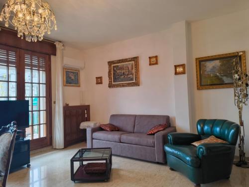 Attico Lux - penthouse with garage next to the metro