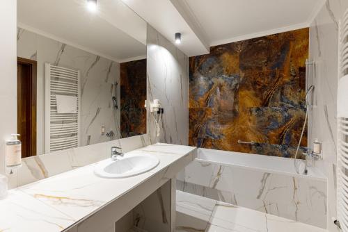 Bany a Artis Hotel & Spa