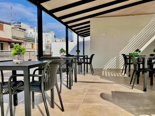 New Comfy and Sleek Apartments in the Center oF Athens