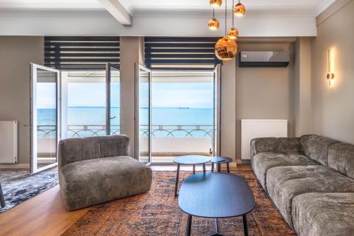 ICONIC LEGACY Suite seafront