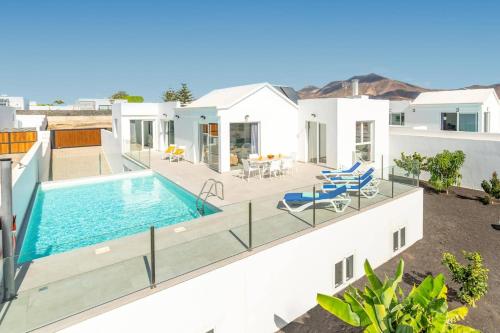 Villa Milano by Villa Plus