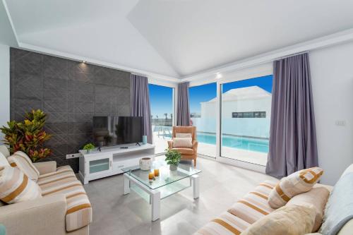 Villa Milano by Villa Plus