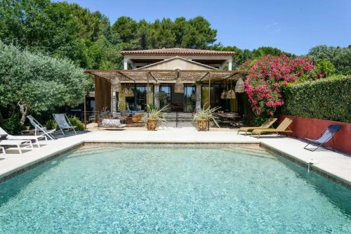 Bastide dou Pastre Family friendly house with amazing view