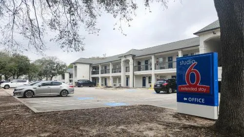Studio 6-Houston, TX - Hobby South in Pasadena