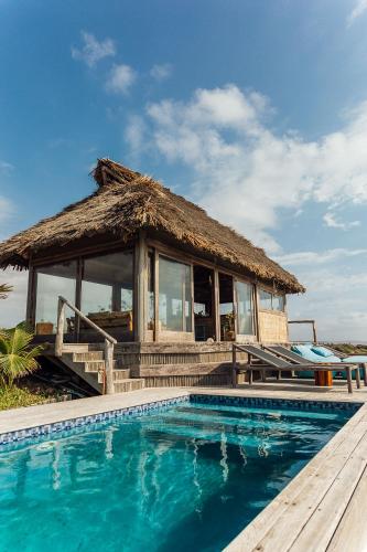 Hồ bơi trong/gần Travessia Beach Lodge