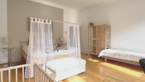 Servus Homes - Metro Stadthalle - Kaiser Franz Josef