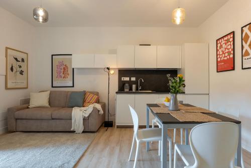 Urban Oasis Labicana with Patio 2 - Free Parking