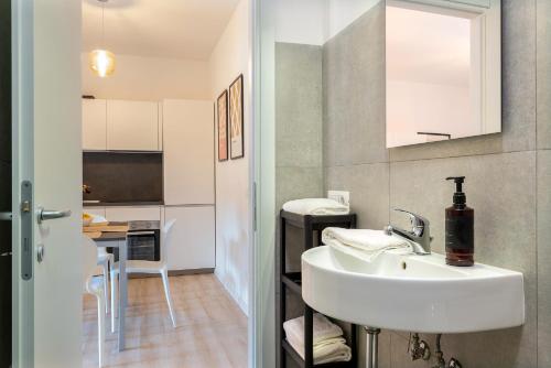 Urban Oasis Labicana with Patio 2 - Free Parking