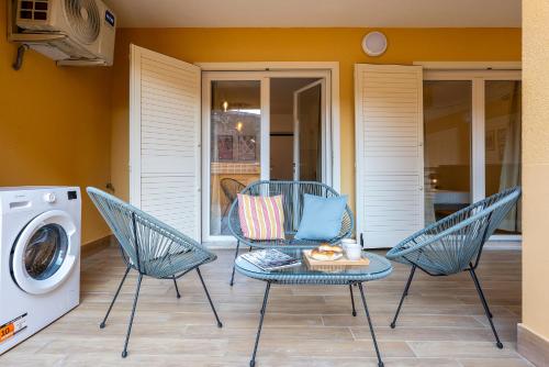 Urban Oasis Labicana with Patio 2 - Free Parking