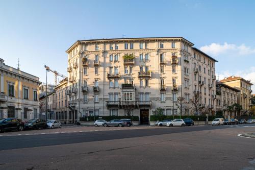 Duomo-Bocconi-Navigli Area, Elegant & Peaceful Retreat