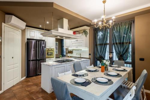 StayEasy Meucci - 2-Level apt with garden and box