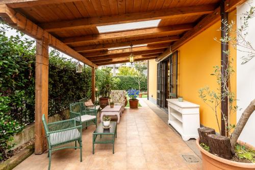 StayEasy Meucci - 2-Level apt with garden and box