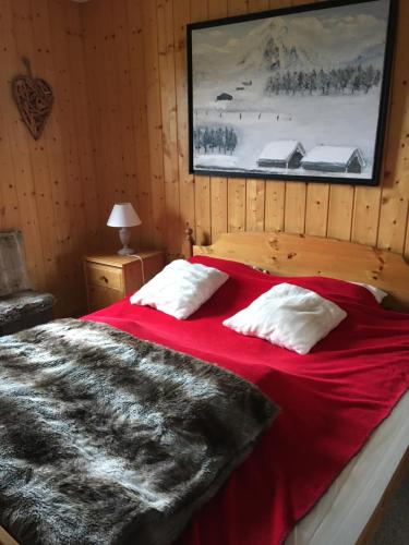Chalet with stunning views, ideally located, deer nearby, ideal for families, not suitable for groups
