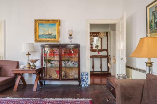 Liston Town House