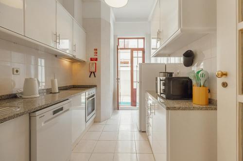 City Center Terrace Apartment by Vacationy