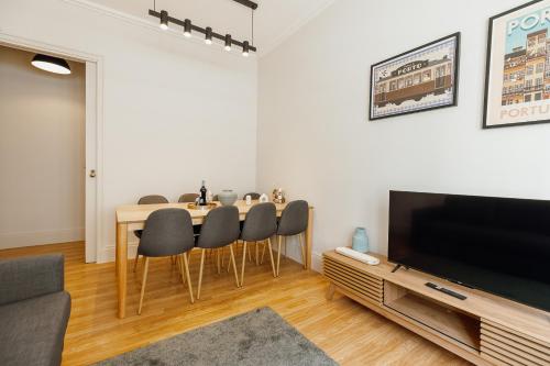 City Center Terrace Apartment by Vacationy