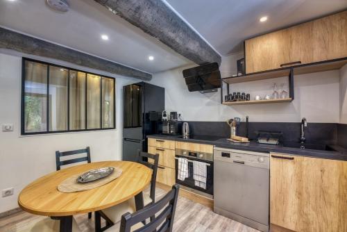 Stylish and Central Antibes Apt photo 12