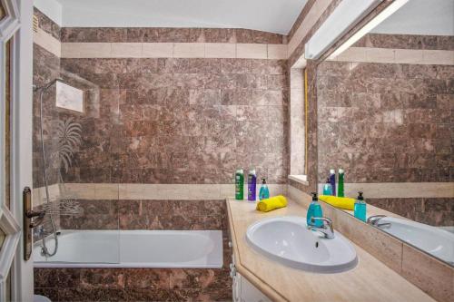 Villa Miralago by Villa Plus