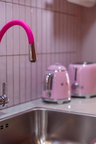 josef's home l Pink Paradise Apartment