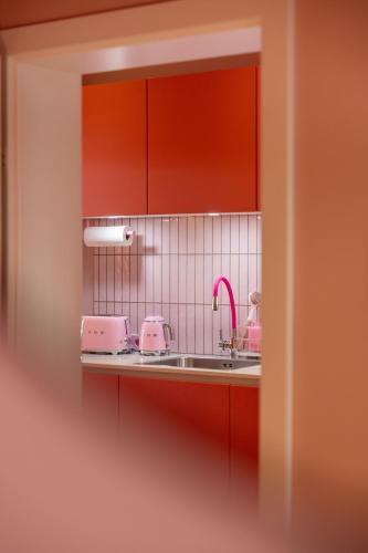 josef's home l Pink Paradise Apartment