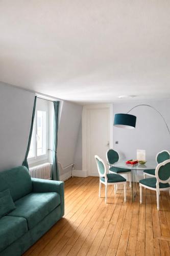 Central Splendid Apartment Louvre 1st District Paris