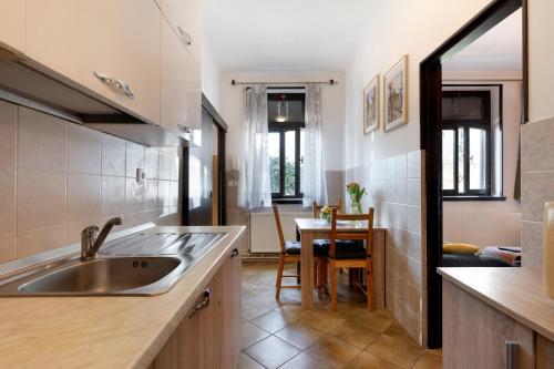 Charming Courtyard Apartmet