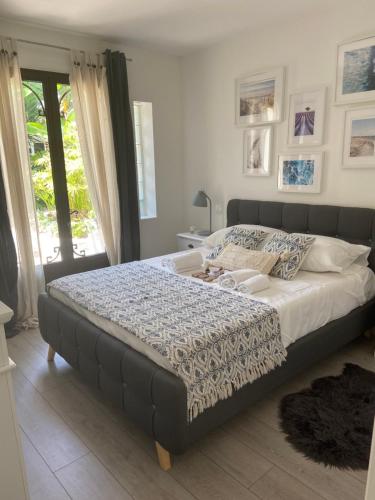 Cap d'Antibes 50m from the beach 3 bedrooms/Pool