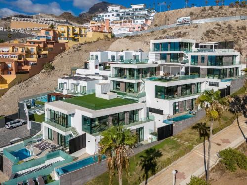 200m² NEW Villa B with private, heated pool and amazing ocean view.