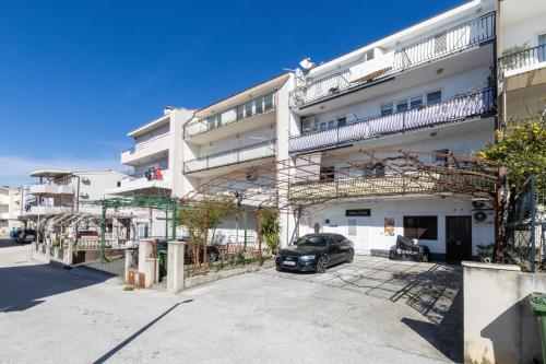 Vintage Apartment Spartium With Free Parking
