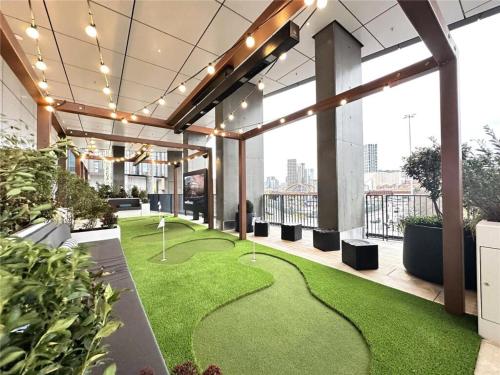 Luxury Skyline Apartment with Premium Facilities- Central M3 photo 15