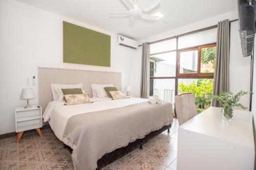 Habitación privada con terraza y WiFi rápido en el centro