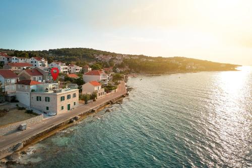 Seaside holiday house Sutivan, Brac - 25119