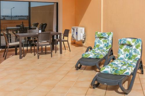 Terrace View - Estrela Apartment