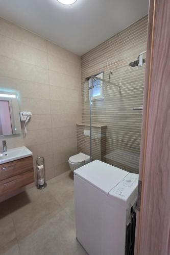 Apartments with parking space Trogir - 25305