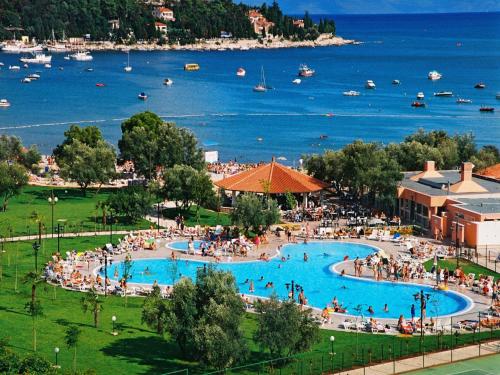 Mobile home in Rabac with shared pool