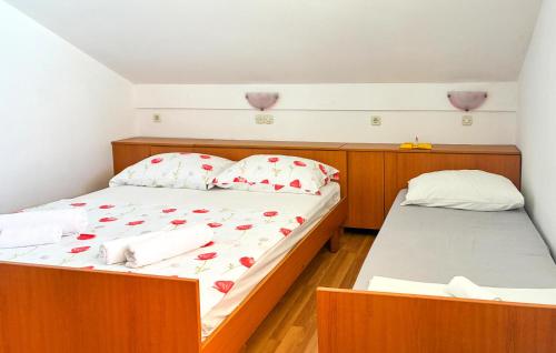 2 Bedroom Pet Friendly Apartment In Rab