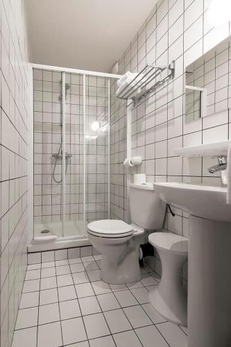 Ένα μπάνιο στο Urban Style Hotel des Carmes