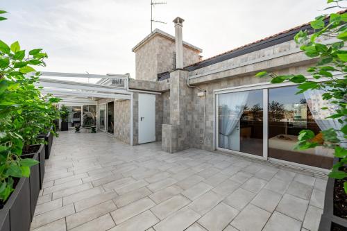 Skyline Penthouse - Terrazzo Panoramico & Metro 5min