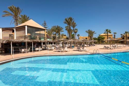 Home2Book Tranquil Oasis Apt, Pool & Terrace